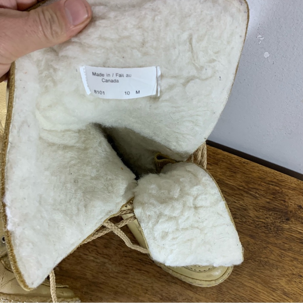 Moccasins mukluks Winter leather waterproof boots like new - Picture 11 of 12